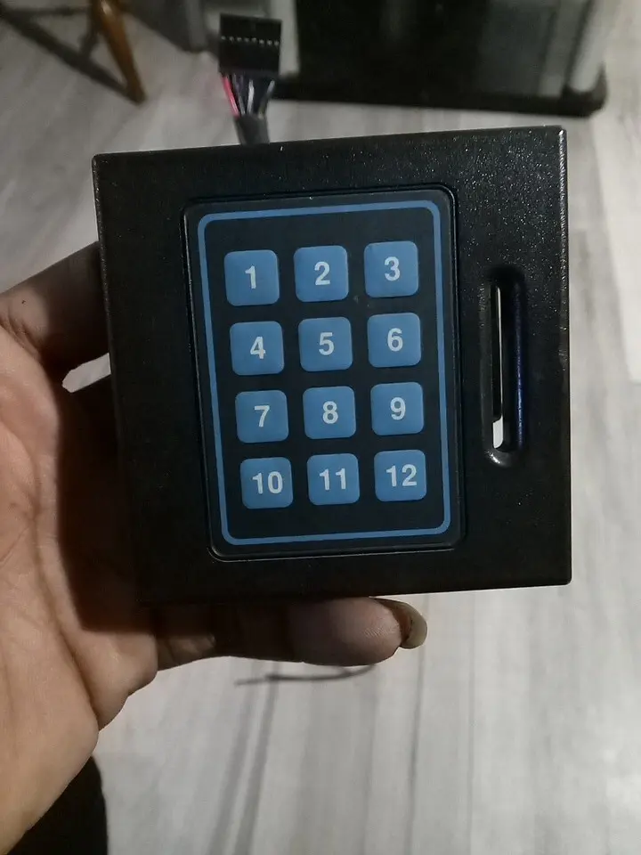 Vending machine kepad security lock